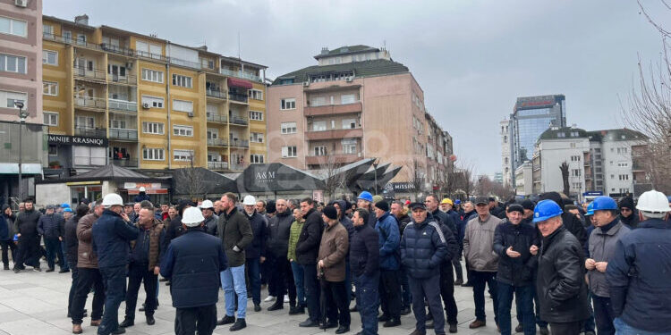 Sot protestojnë punëtorët e KEK-ut, kërkojnë rritje të pagave