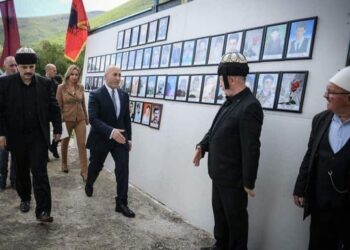 Haradinaj kujton luftëtarët e Brigadës 133 “Adrian Krasniqi”