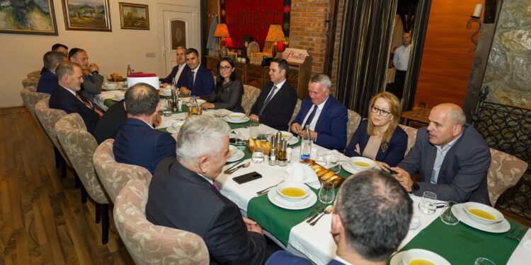 Abdixhiku pret në iftar myftiun Tërnava