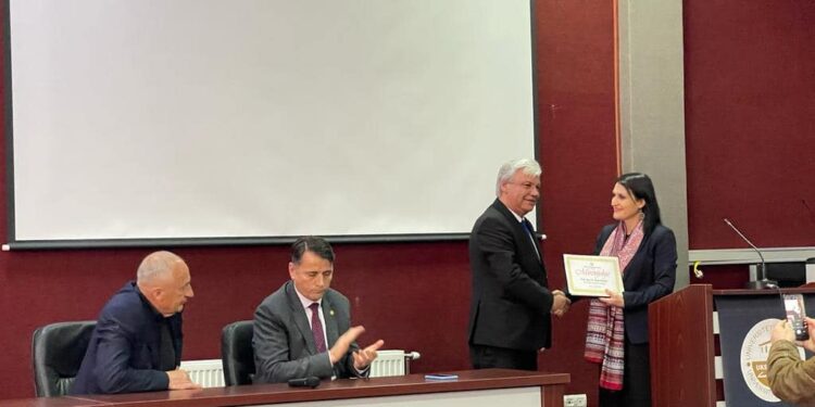 Universiteti “Ukshin Hoti” i ndau mirënjohje profesorit Kadri Kryeziu