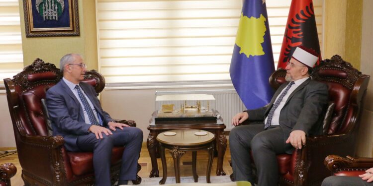Myftiu Tërnava pret në takim shefin e misionit të OSBE-së në Kosovë