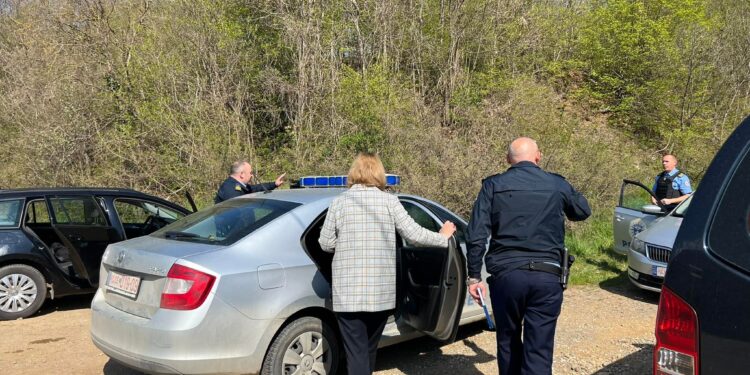 Prokurorja Bajrami viziton qendrën e votimit në Veli Breg të Zubin Potokut