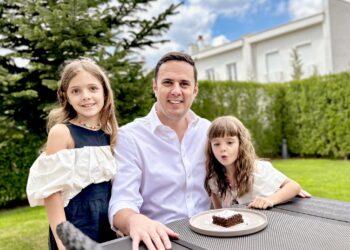 Lumir Abdixhiku feston ditëlindjen e 40-të