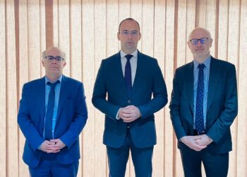 Simiq takohet me diplomatët francezë: Nuk kthehemi në institucione pa Asociacionin