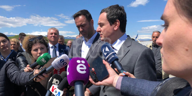 Ambasada e ShBA-së: Gjetja e përgjigjeve për familjet e të zhdukurve duhet të jetë prioritet