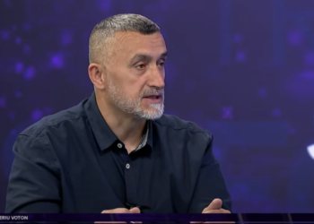 Elezi: Prezenca e shtuar e mjeteve të blinduara në veri tregon që nuk është situata mirë