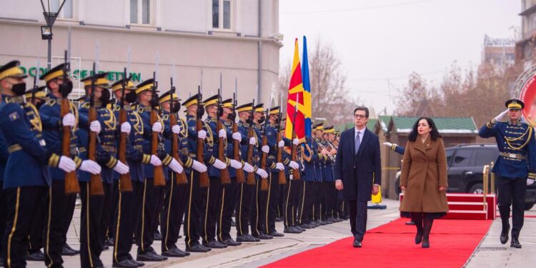 Osmani të mërkurën vizitë zyrtare në Maqedoninë Veriore