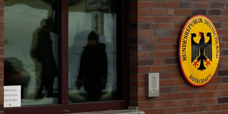 Rusia dëbon masivisht diplomatët gjermanë