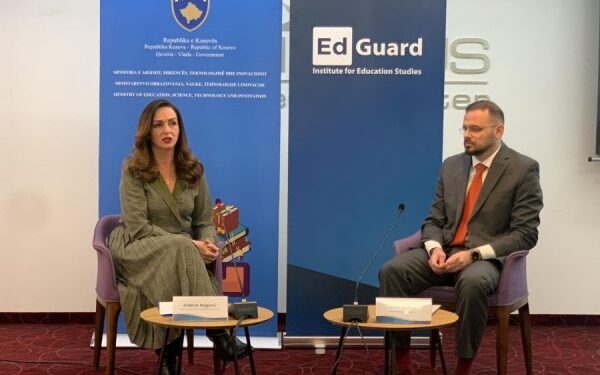 Nagavci: Ka lëshime teknike e shkencore në tekstet shkollore