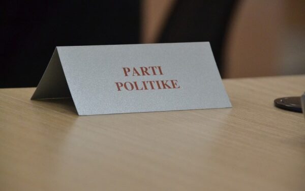 Nis zyrtarisht fushata zgjedhore në Shqipëri