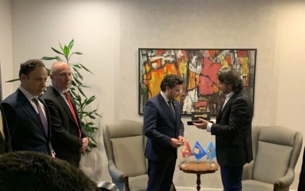 Abazoviq nderohet me “Çelësin e Prishtinës”