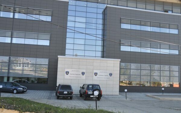 ​Nga një muaj paraburgim për personat që dyshohet se sulmuan fizikisht gazetarin Syla