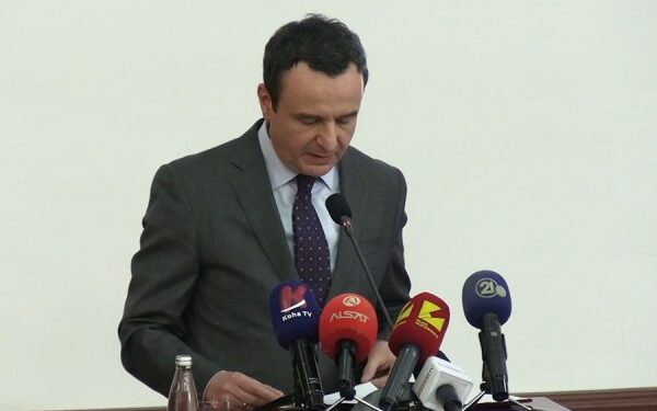 Alban Ajeti shpallet hero i Universitetit të Tetovës, Kurti: Mori diplomën e dëshmorit