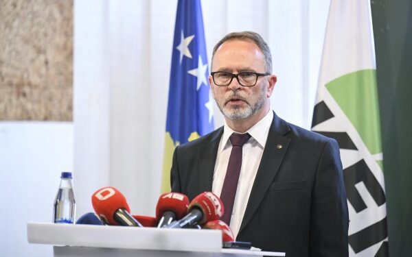 KP: Pas bastisjeve kryeshefi i KEK-ut kërkoi ndihmë mjekësore