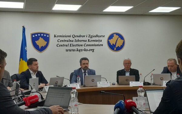 KQZ-ja zëvendëson komisionarët e partisë së Jabllanoviqit të tërhequr nga gara