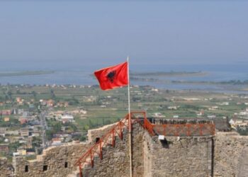 ​Kalaja e Lezhës do të ndriçohet, së shpejti mund të vizitohet edhe natën