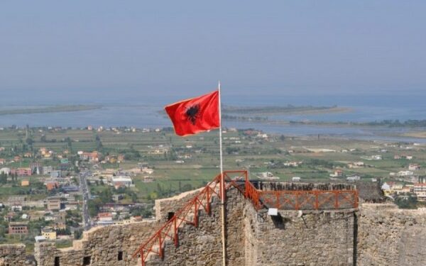​Kalaja e Lezhës do të ndriçohet, së shpejti mund të vizitohet edhe natën