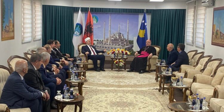 Ipeshkvi Dodë Gjergji uron myslimanët: Të jetojmë në mirëkuptim