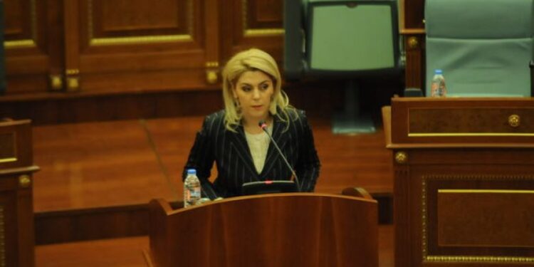 Deliu-Kodra e pyet Kurtin: A janë superkriminelë shkelësit e Kushtetutës?