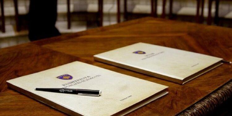 Grupi për Ballkan: Kushtetuta duhet të ndryshojë