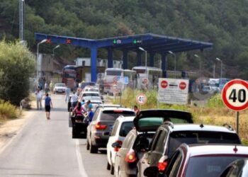 Pritje deri një orë në kufi te Dheu i Bardhë