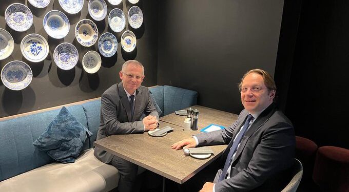 Bislimi takon Varheleyin, para takimit në Bruksel