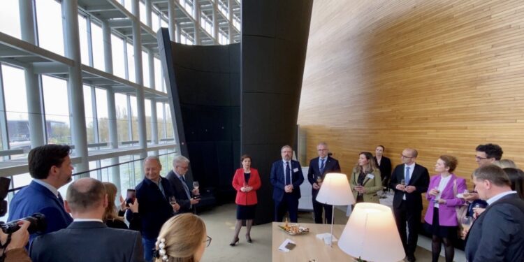 Gërvalla për liberalizimin e vizave: Ditë gëzimi për Kosovën dhe BE-në