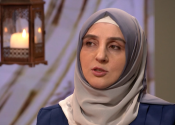 Smajlaj: Dilema e rolit të gruas në shtëpi apo publik, nuk i ndihmon emancipimit