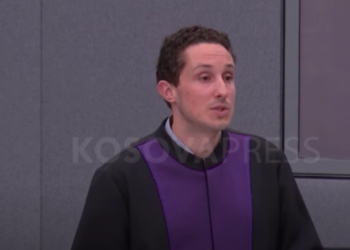 Prokurori Pace: Hashim Thaçi dhe Sabit Geci i morën në pyetje të ndaluarit duke i identifikuar si Rugovistë