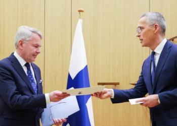 Finlanda anëtarësohet në NATO, dyfishohet kufiri i aleancës ushtarake me Rusinë