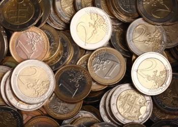 Raporton monedha të falsifikuara nga 1 e 2 euro