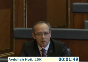 Hoti: Institucionet e pavarura pa drejtues, shteti po tenton t’i vë në kontroll