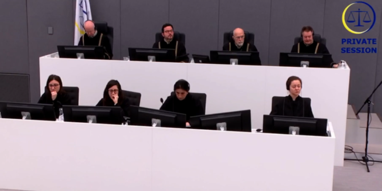 Me seancë private vazhdon paraqitja e provave ndaj Thaçit dhe të tjerëve në Hagë