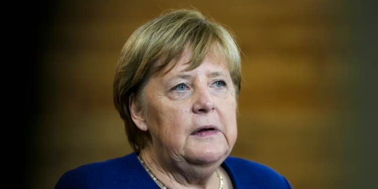 Merkel dekorohet me çmimin më të lartë në Gjermani