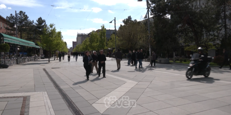 Qytetarët thonë se po kanë vështirësi në pagesën e kredive për shkak të krizës ekonomike