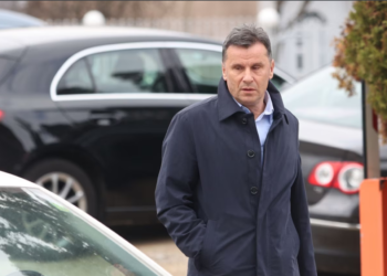 Kryeministri i Federatës së Bosnjës dënohet me 4 vjet burg për keqpërdorime