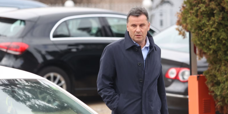 Kryeministri i Federatës së Bosnjës dënohet me 4 vjet burg për keqpërdorime