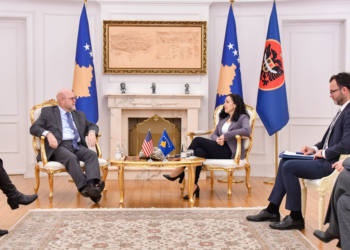 Zhvillimet e fundit në dialog me Serbinë, temë diskutimi mes Osmanit dhe Hovenierit