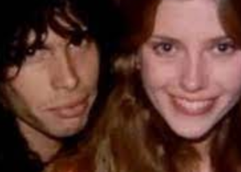 Këngëtari i njohur akuzohet për përdhunimin e të miturës