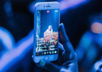 Si të zvogëloni ekspozimin tuaj ndaj dritës blu