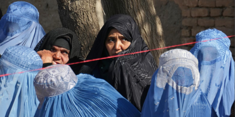 Talibanët u ndalojnë grave restorantet me kopshte dhe parqe