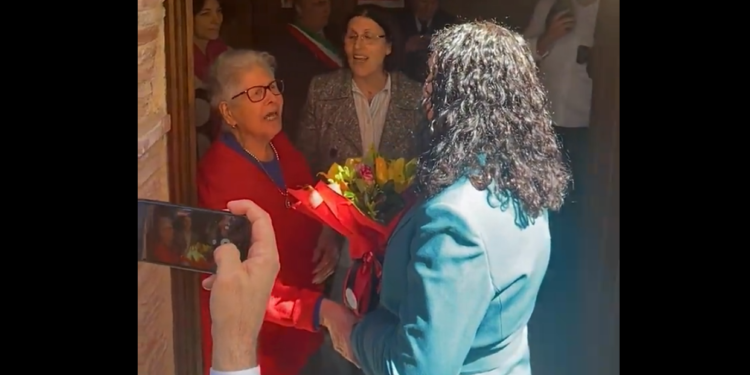 Osmani publikon pamje gjatë vizitës në Kalabri