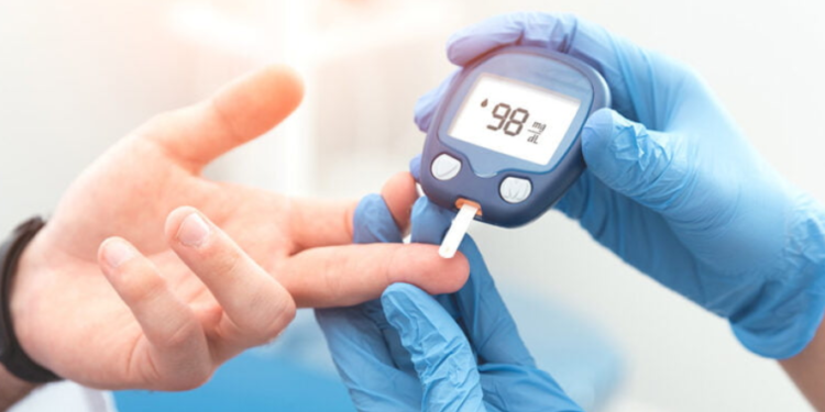 Shenjat që paralajmërojnë se keni sasi të lartë të sheqerit në gjak