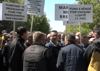 “Marre me rrejt”, punëtorët e KEK-ut fillojnë protestën