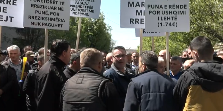 “Marre me rrejt”, punëtorët e KEK-ut fillojnë protestën