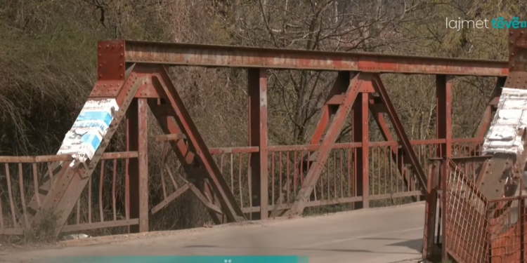 Plagosja e një qytetari serb në veri, suspendohen katër policë