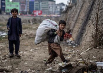 Afganistan: Dyfishohet numri i të varfërve