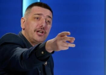 Sulmohet analisti Valon Syla