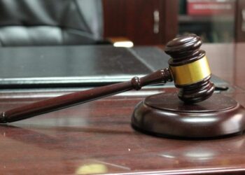 Dënohet me 18 vite burgim i akuzuari për vrasjen e babait dhe vëllait në veri të Mitrovicës