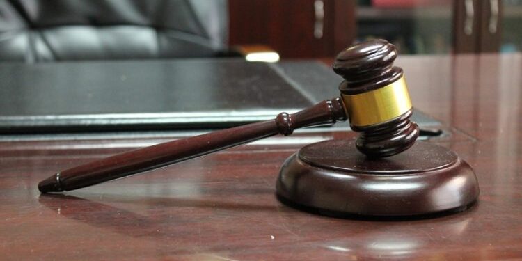 Dënohet me 18 vite burgim i akuzuari për vrasjen e babait dhe vëllait në veri të Mitrovicës